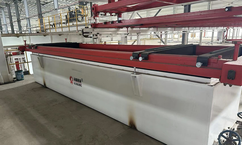 Tangki perendaman cairan membalut